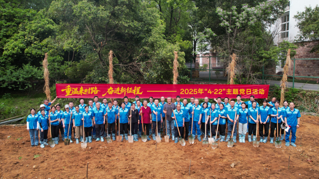 昊华公司旗下桂林蓝宇喜获国产大飞机子午线轮胎CTSOA批准书(图2) 昊华公司旗下桂林蓝宇喜获国产大飞机子午线轮胎CTSOA批准书(图2)