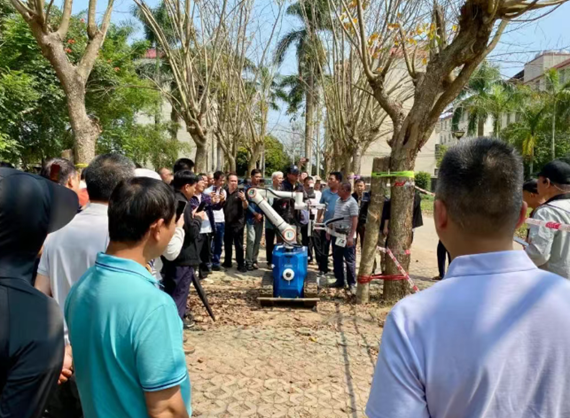 2025年海南省智能割胶装备培训班第一期在海南儋州开班(图4) 2025年海南省智能割胶装备培训班第一期在海南儋州开班(图4)