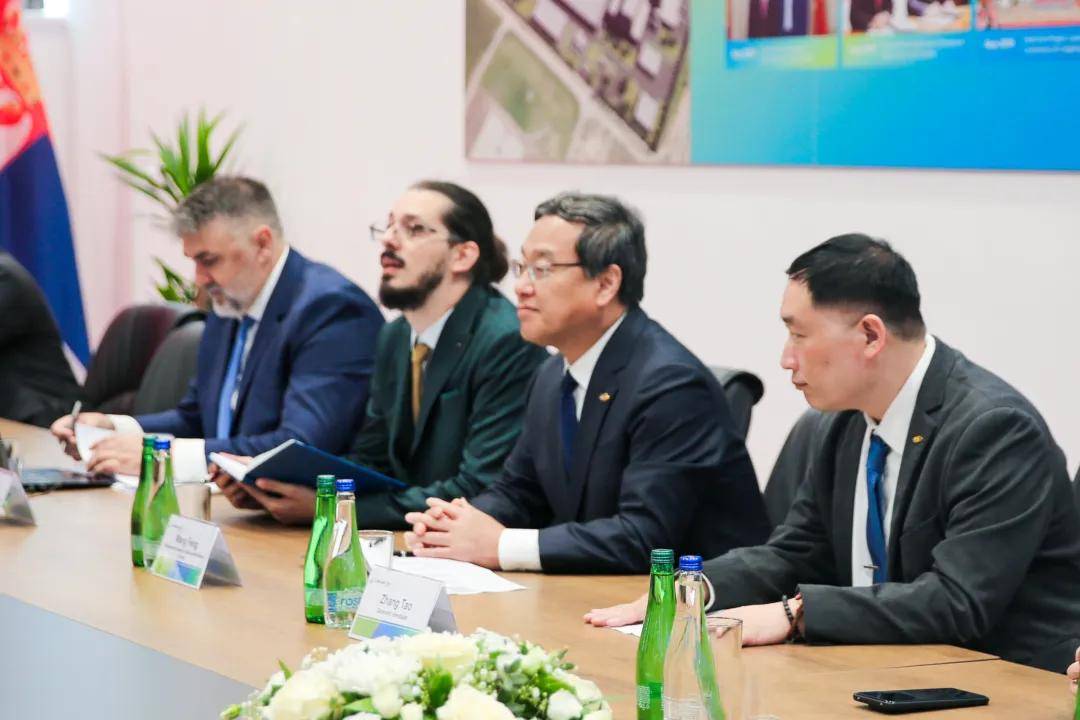 高层实地调研,点赞轮胎公司欧洲基地(图2) 高层实地调研,点赞轮胎公司欧洲基地(图2)