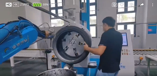 山东驰骋凯旋科技轮胎订单火爆(图1) 山东驰骋凯旋科技轮胎订单火爆(图1)